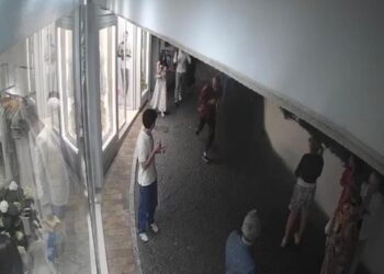 Capri, orologio da 300mila euro scippato a un Lord