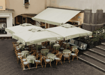 Harmont & Blaine inaugura la partnership con Bar Tiberio.  Una partnership di eccellenza a Capri