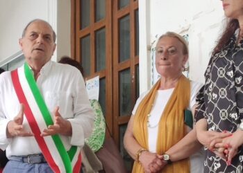 Troppi turisti, il sindaco di Anacapri «Intervenire su sbarchi e mobilità»
