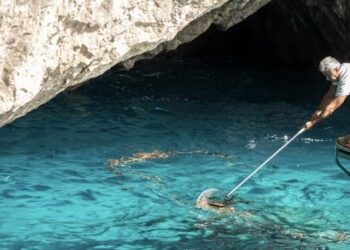 A Capri affonda vicino la Grotta Azzurra