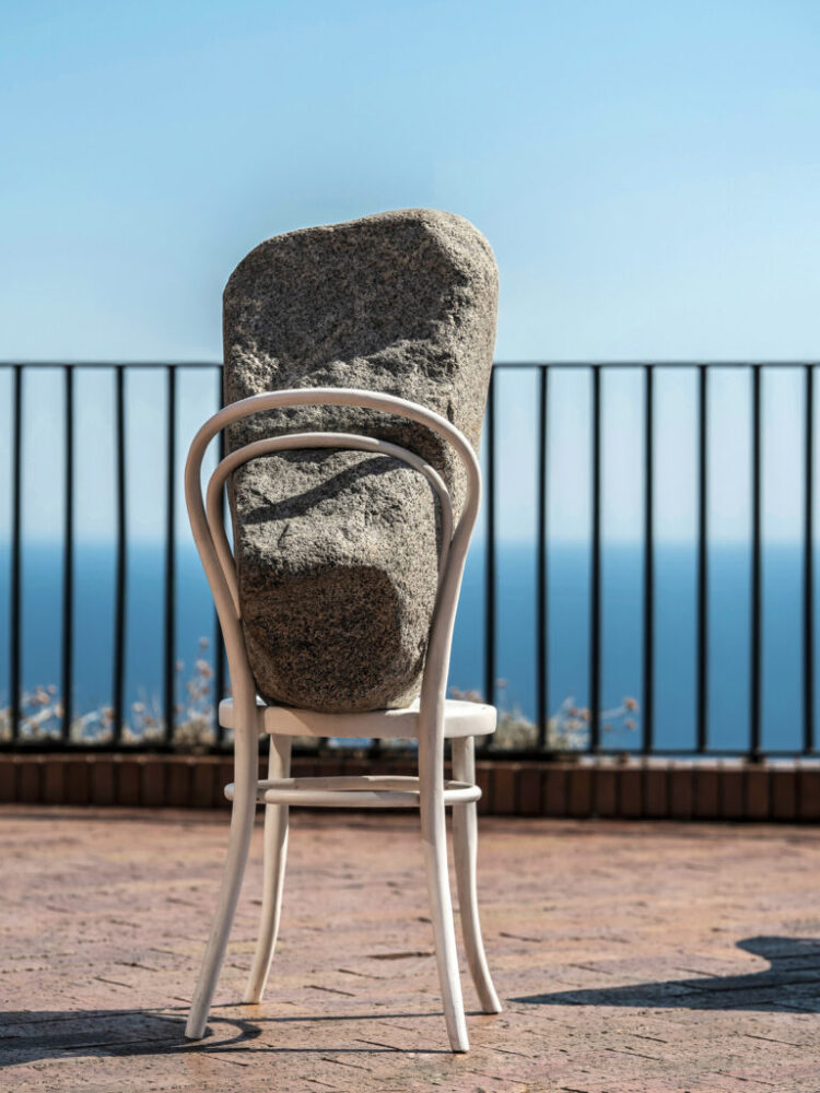 Plan X Capri: Installazione a Piazzetta Tragara con Alicja Kwade Geologie dell’Impossibile