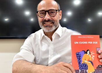 “Un cuore per due”, il primo romanzo del giornalista napoletano Pezzella