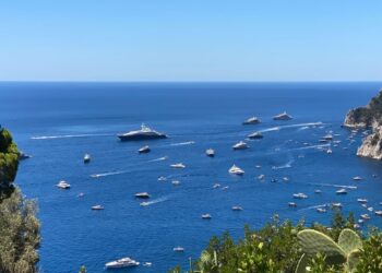 Capri mare protetto e biglietti andata e ritorno per i residenti