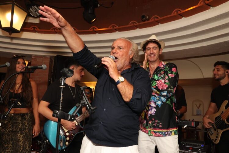 Jerry Calà e Matteo Renzi ospiti a sorpresa della Taverna Anema e Core