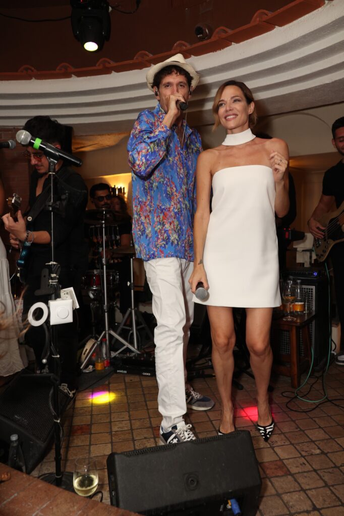 Laura Chiatti duetta con Lembo sulle note delle canzoni napoletane