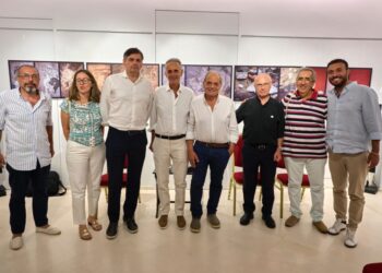 Sentita partecipazione per la presentazione di ” Con loro, come loro” : l’operatore umanitario Gennaro Giudetti alla Fondazione SMZ – Capri