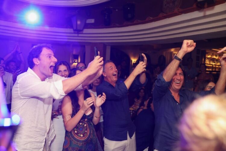 Jerry Calà e Matteo Renzi ospiti a sorpresa della Taverna Anema e Core