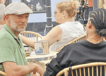 Le vacanze Cassel sull’isola azzurra caffè in Piazzetta e relax