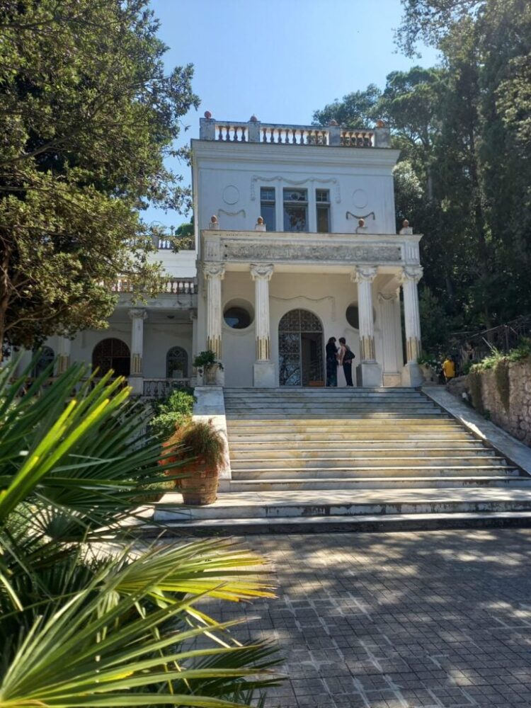 Villa Lysis a Capri: l’inaugurazione di una targa speciale per l’itinerario Liberty