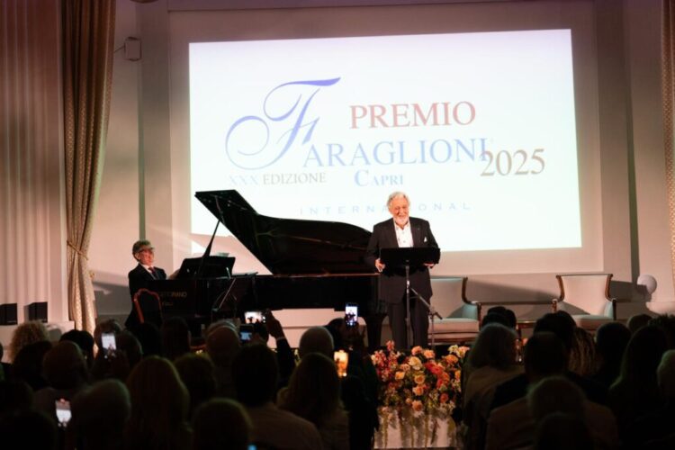 Premio Faraglioni Capri International 2025: Plácido Domingo incanta il pubblico del Quisisana