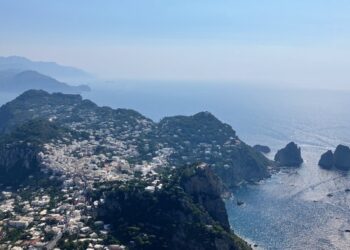 Capri ospita la prima edizione del Concorso Nazionale “Liriche e Storie da Capri 2025” dedicato ad Antonio Cimino