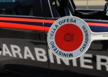 Capri, uomo aggredisce i carabinieri al porto: arrestato