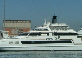 Ponza Jet in avaria al largo di Capri: blackout generale per l’aliscafo
