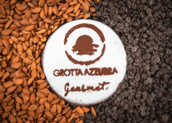 LA TORTA CAPRESE DEI MAESTRI PASTICCERI DEL GROTTA AZZURRA