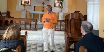 Per quelli che hanno sognato con Capri Fisher… Quando il professore Renato Esposito accompagnò Angela Merkel. Il premio Malaparte “incorona” Fernando Aramburu, uno che ha cambiato il cuore della propria pelle
