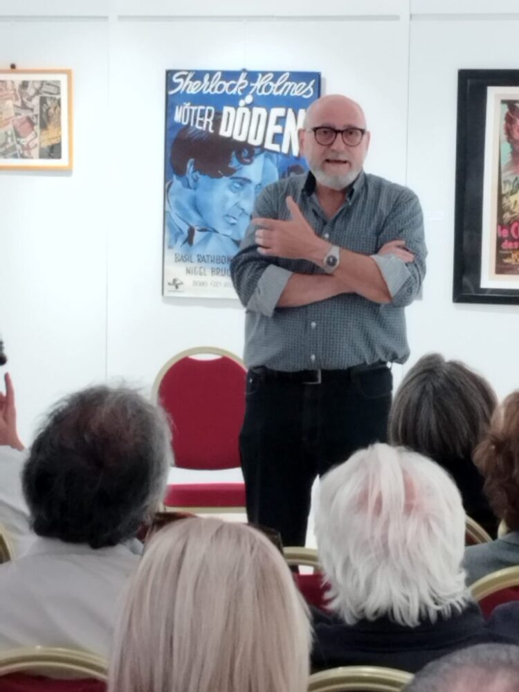 Sherlock Holmes ha colorato di giallo e noir l’isola azzurra