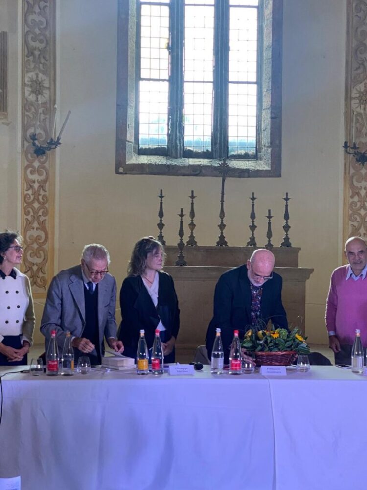 Per quelli che hanno sognato con Capri Fisher… Quando il professore Renato Esposito accompagnò Angela Merkel. Il premio Malaparte “incorona” Fernando Aramburu, uno che ha cambiato il cuore della propria pelle