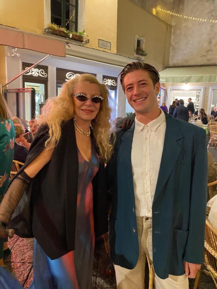 Cristine Savini Cigrang ama Capri più dei capresi. Ha puntato sulla destagionalizzazione e ha chiuso la saison  con un Gran Marriage. Io c’ero…