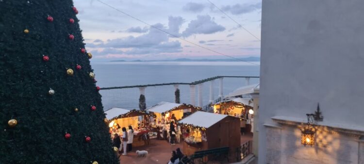 Città di Capri: Aria di festa in Piazza