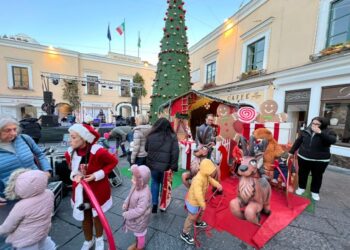 Mercatini e la neve in piazzetta apriranno il Natale a Capri