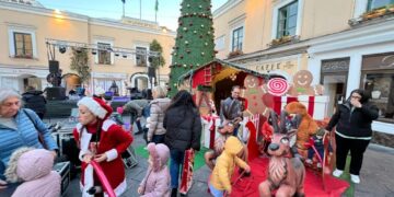 Mercatini e la neve in piazzetta apriranno il Natale a Capri