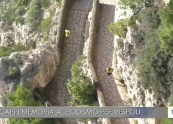 TGR: Memorial Vespoli, una maratona tra il cielo e il mare di Capri (Video)