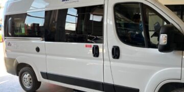 Capri e Anacapri, svolta per la mobilità inclusiva: l’ATC presenta il veicolo per il trasporto di persone con disabilità