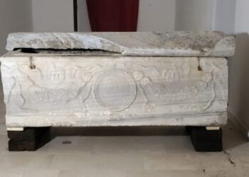L’antico reperto “Il sarcofago di Crispina” è stato trasferito nel Museo Archeologico di Capri