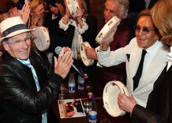 Valentino, l’amore per Capri e quell’omaggio dell’Anema e Core (video)