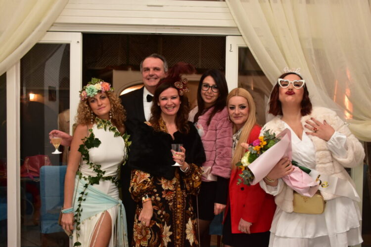 L’estro del “Palillo” incanta Capri: un viaggio visionario per i 50 anni di Andrea Esposito