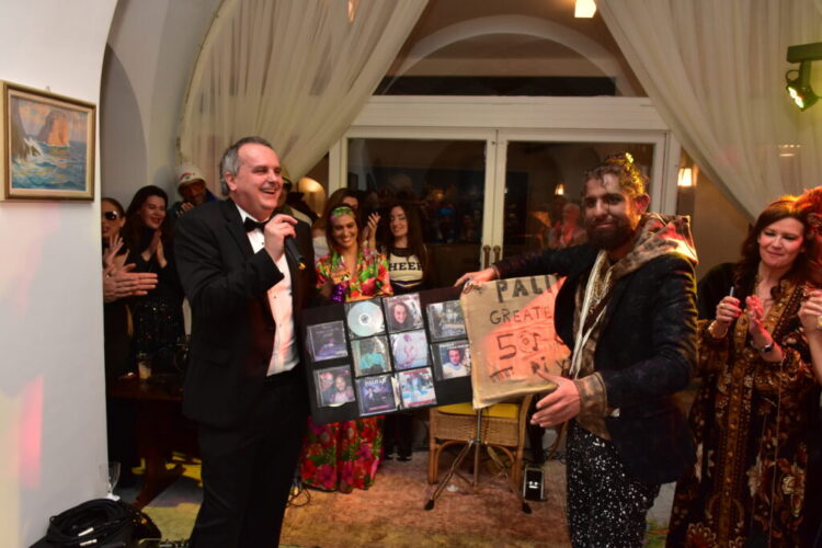 L’estro del “Palillo” incanta Capri: un viaggio visionario per i 50 anni di Andrea Esposito