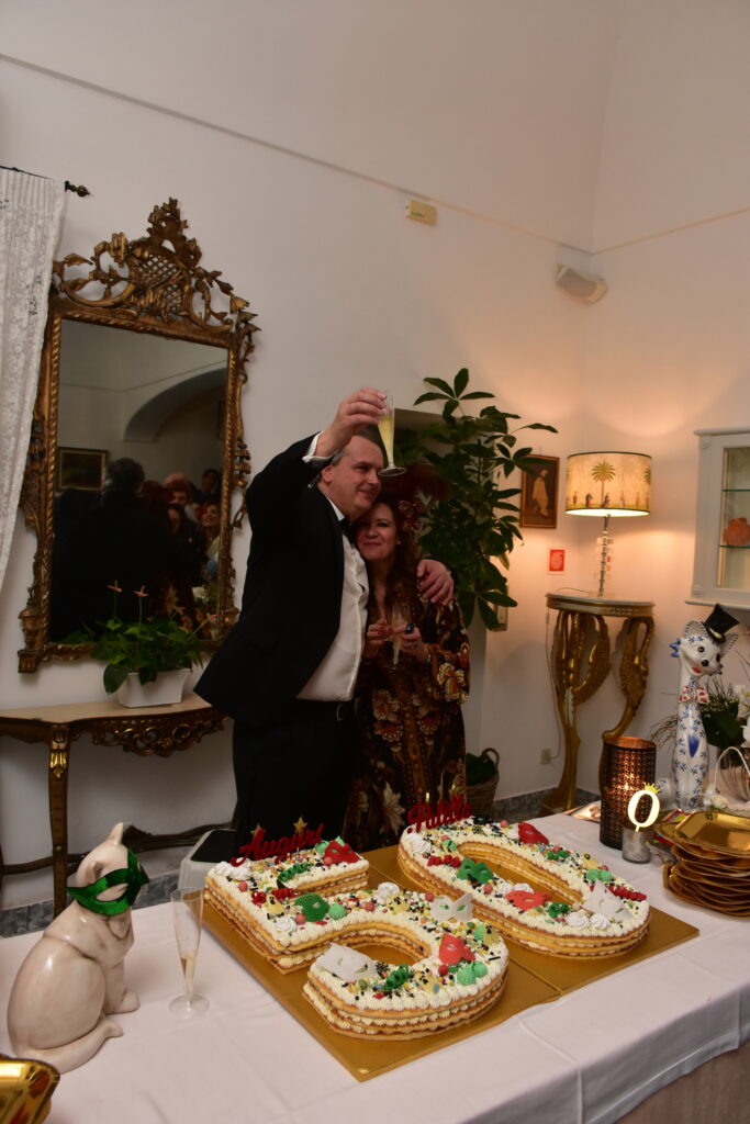 L’estro del “Palillo” incanta Capri: un viaggio visionario per i 50 anni di Andrea Esposito