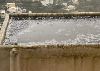 Effetto nevicata per la piazzetta di Capri
