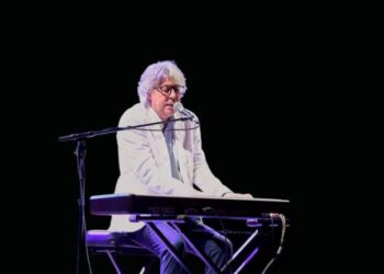 Nella sala consiliare del comune di Piano di Sorrento sarà presentato il libro “Volevo essere Peppino di Capri” di Iacentino Di Cresce