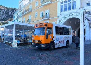 Chiude la funicolare a Capri, attenzione al profilo fake del sindaco