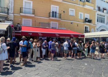 Legge speciale e operazione anti-overtourism a Capri