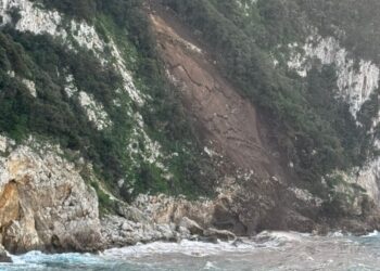 Frana a Capri, divieto di ormeggio e transito nello specchio d’acqua sottostante