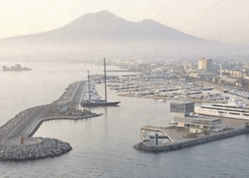 Il Golfo sfida la Costa Azzurra arriva il Napoli Boat Show e debutta a Marina di Stabia