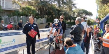 Da Marina Piccola alla Piazzetta, tutti pazzi per la cronoscalata di Capri