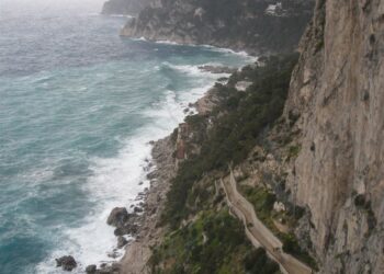 Tempesta di primavera: oggi Capri isolata