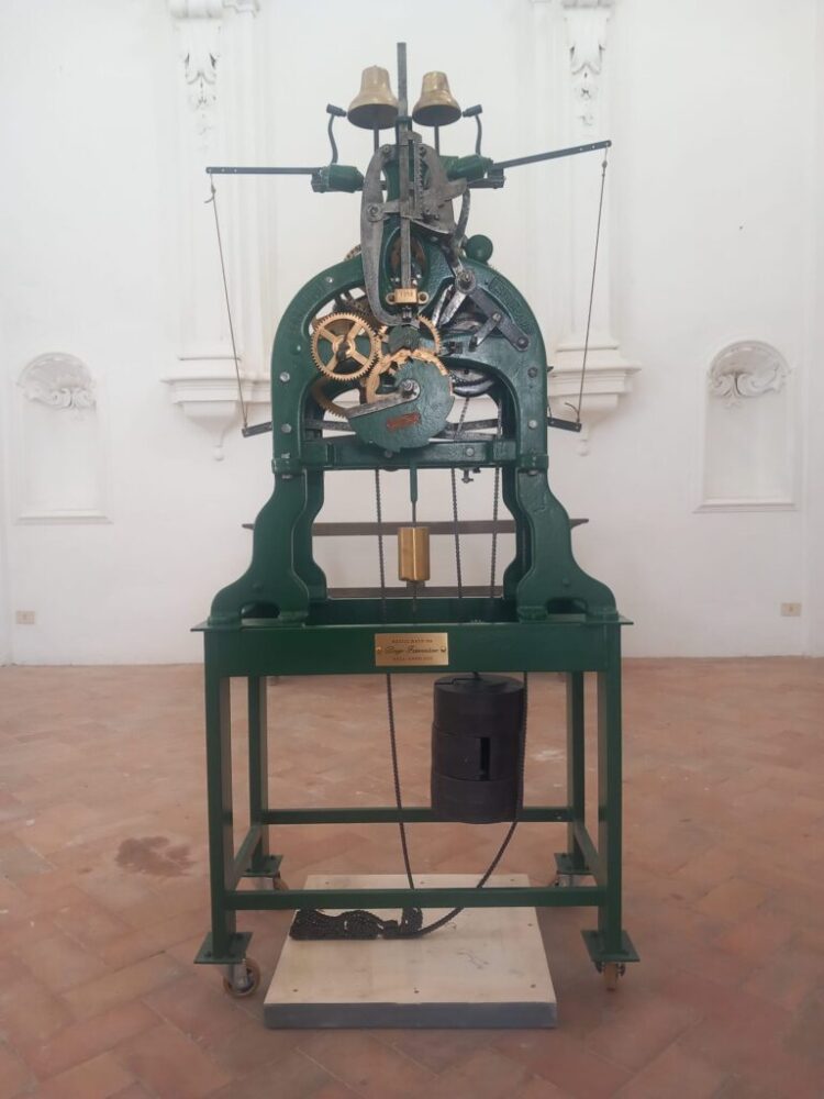 Capri, presentato il restauro del meccanismo dell’orologio storico della piazzetta