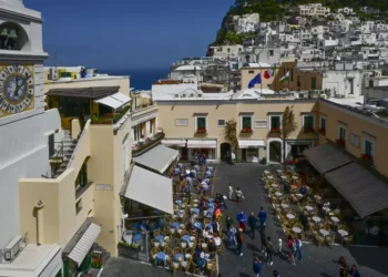A Capri in mostra il meccanismo restaurato dell’orologio della Piazzetta