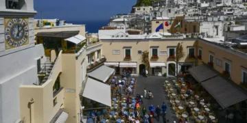 A Capri in mostra il meccanismo restaurato dell’orologio della Piazzetta