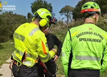 Turista spagnola soccorsa con elicottero dei finanzieri a Capri