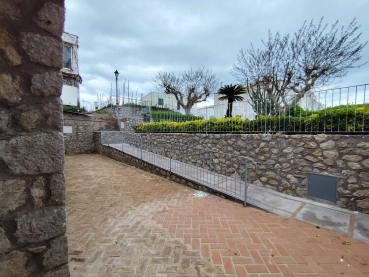 Anacapri: Da oggi 3 aprile 2026 aperti i nuovi servizi igienici in Piazza Vittoria