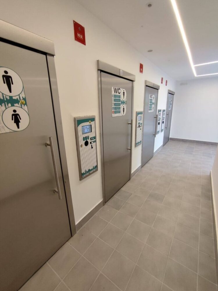 Anacapri: Da oggi 3 aprile 2026 aperti i nuovi servizi igienici in Piazza Vittoria