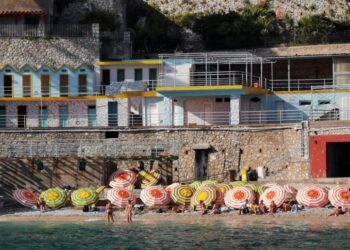 “Capri, Oltre l’Immediato” : Reinterpretazioni del Grand Tour – Collettiva fotografica – Opening 24 Aprile ore 18.30