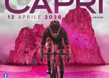 A Capri domani in bici dai Faraglioni alla piazzetta