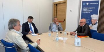 Vertice nella sede di Confcommercio Campania per discutere delle aperture invernali a Capri