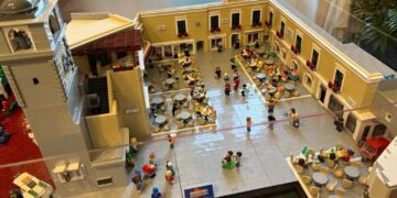 La Piazzetta di Capri fatta di mattoncini Lego
